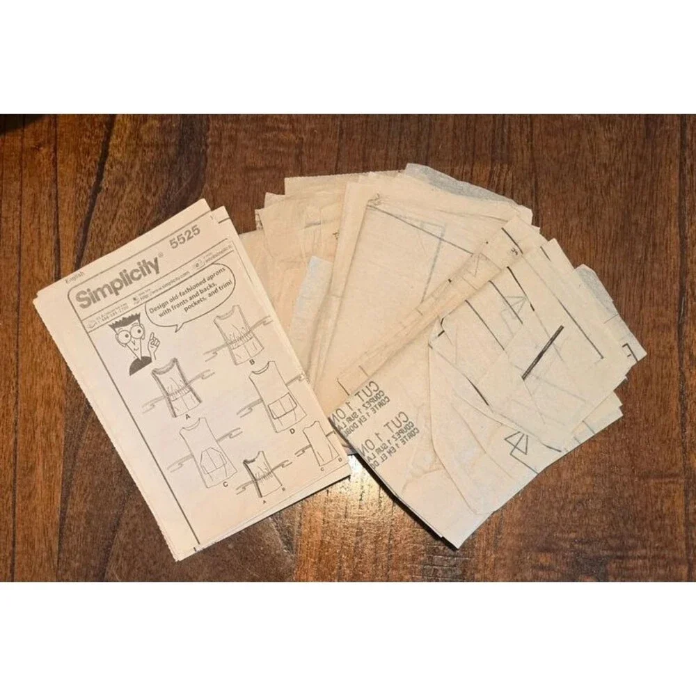 Simplicity 5525 Aprons for Dummies Sewing Pattern S M L Cut Complete 2003